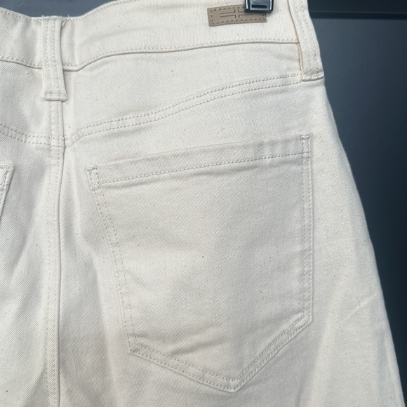 NWT Liverpool Stride Hi-Rose Crop Wide Leg Cream Jeans - Picture 5 of 8